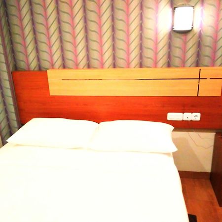 Parma Star Hotel Pekanbaru Exterior foto
